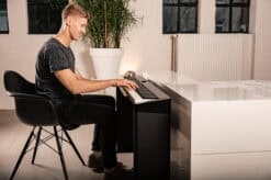 Casio PX-S1000BK beim Spielen