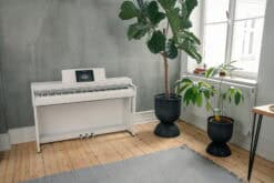Kawai CN-201 Homepiano Weiss im Raum