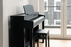 Kawai CN-301 Homepiano Schwarz im Raum