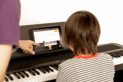 Korg B2 BK mit Lernsoftware flowkey