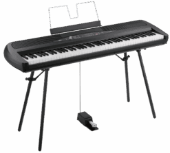 Korg SP-280 inkl. Stativ, Notenpult und Pedal.