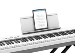 Roland FP-30X Weiss Overview mit Notenpult