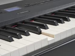 Yamaha P-525 Schwarz Tastatur
